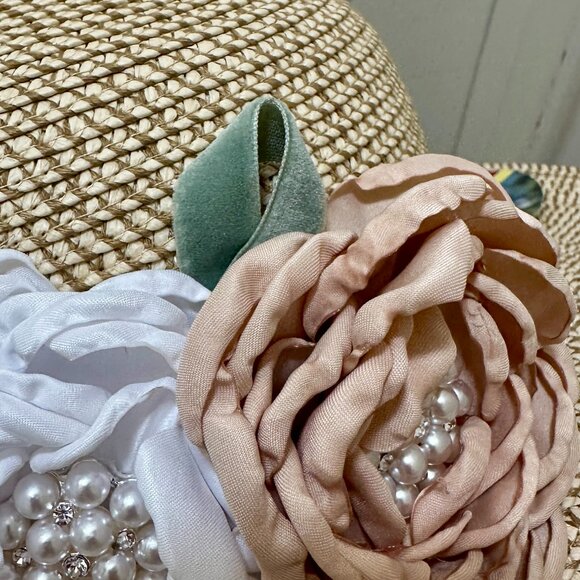 Elegant Women's Tweed Sun Hat With Satin Flowers And Pearls Special Event (NEW) - Picture 6 of 14